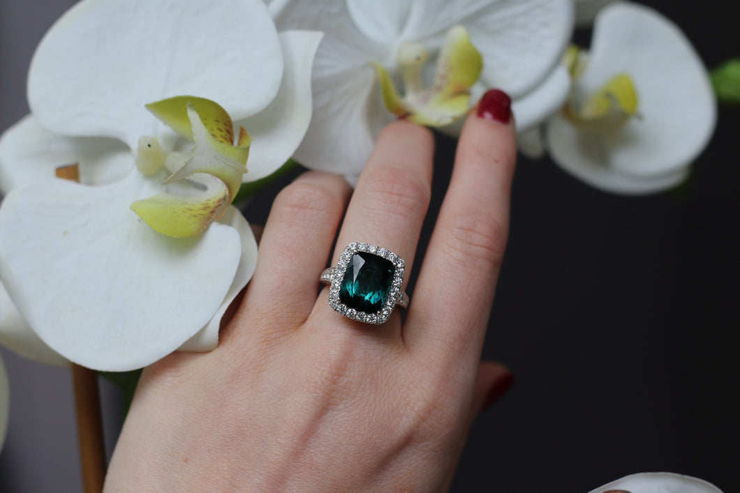 9.22ct Blue Tourmaline and Brilliant Cut Diamond Ring