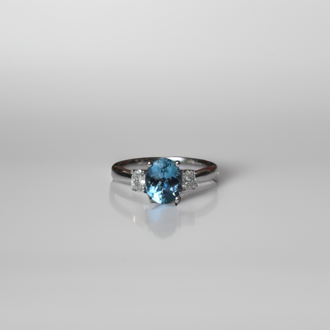 1.61ct Aquamarine 3 Stone Ring