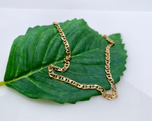 Load image into Gallery viewer, 14kt Yellow Gold Curb Link Chain
