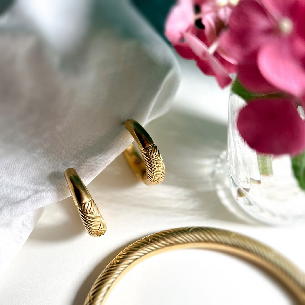 Vintage Earrings & Necklace by LaLoaunis