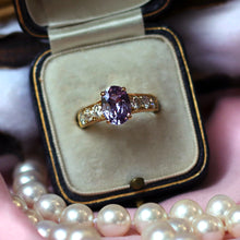 Load image into Gallery viewer, 18kt Yellow Gold 2.84ct Purple Sapphire Ring

