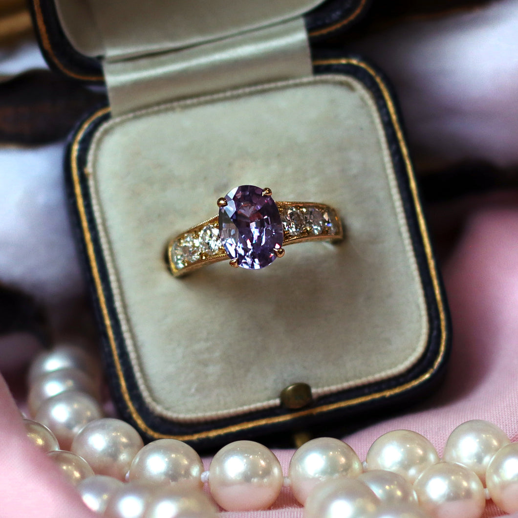 18kt Yellow Gold 2.84ct Purple Sapphire Ring