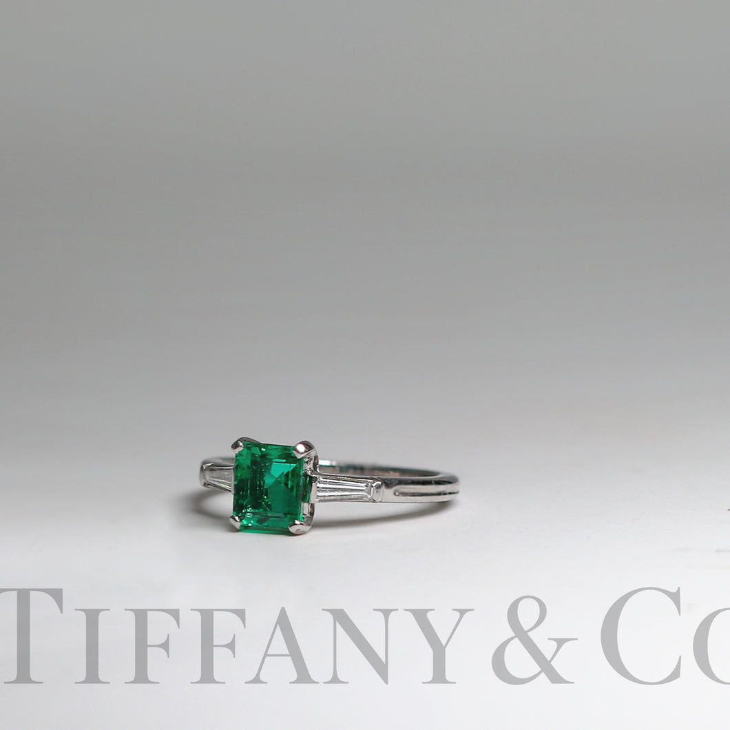 Tiffany&Co. Sandawana Emerald Ring
